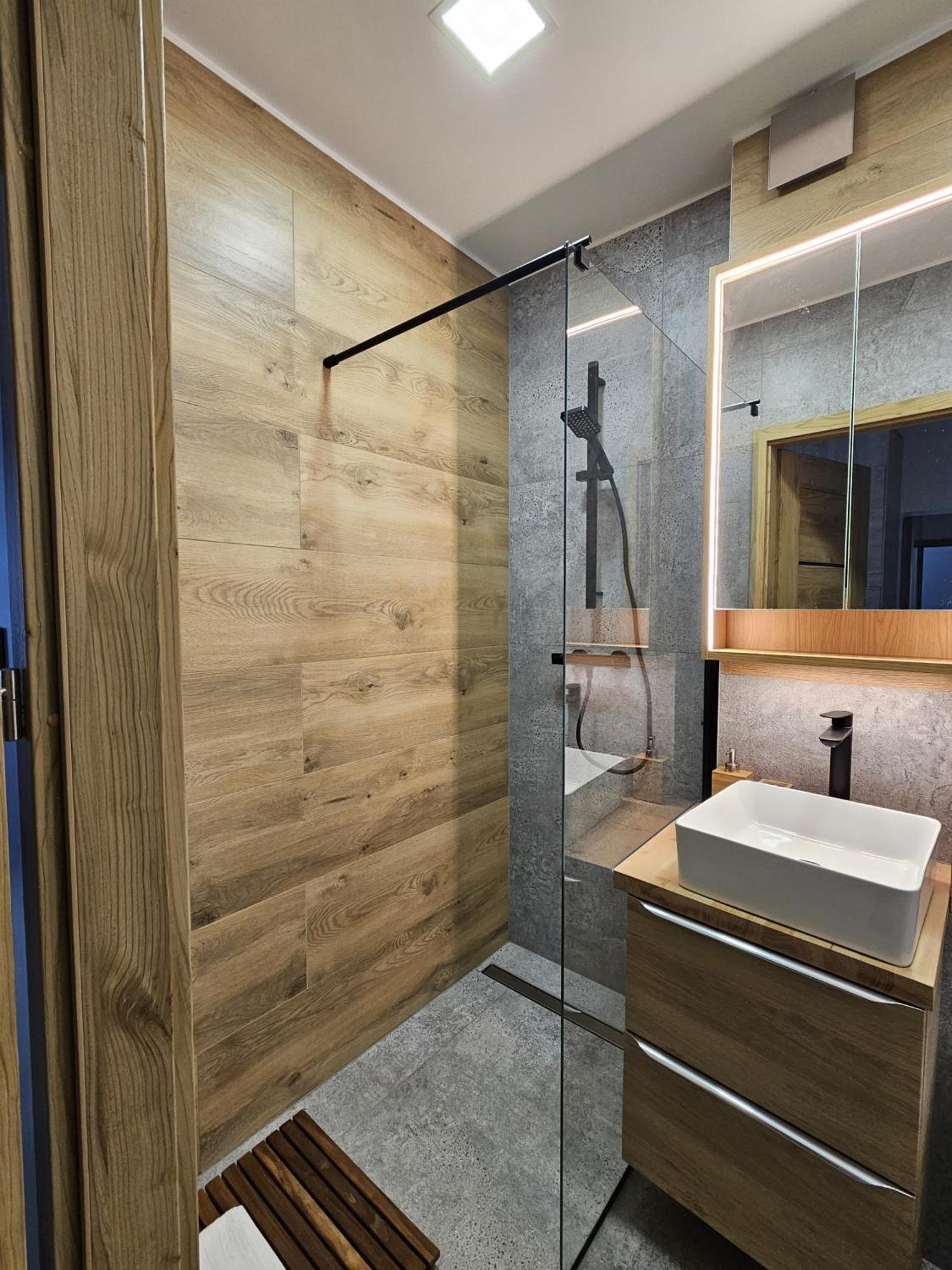 Apartament Radiostacja III Z Ogrodkiem, Parking Free Gliwice Ngoại thất bức ảnh
